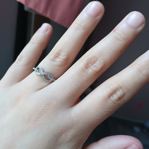 SOLDDD Infinity Diamond Ring Kay Jewelers - Picture 6 of 7